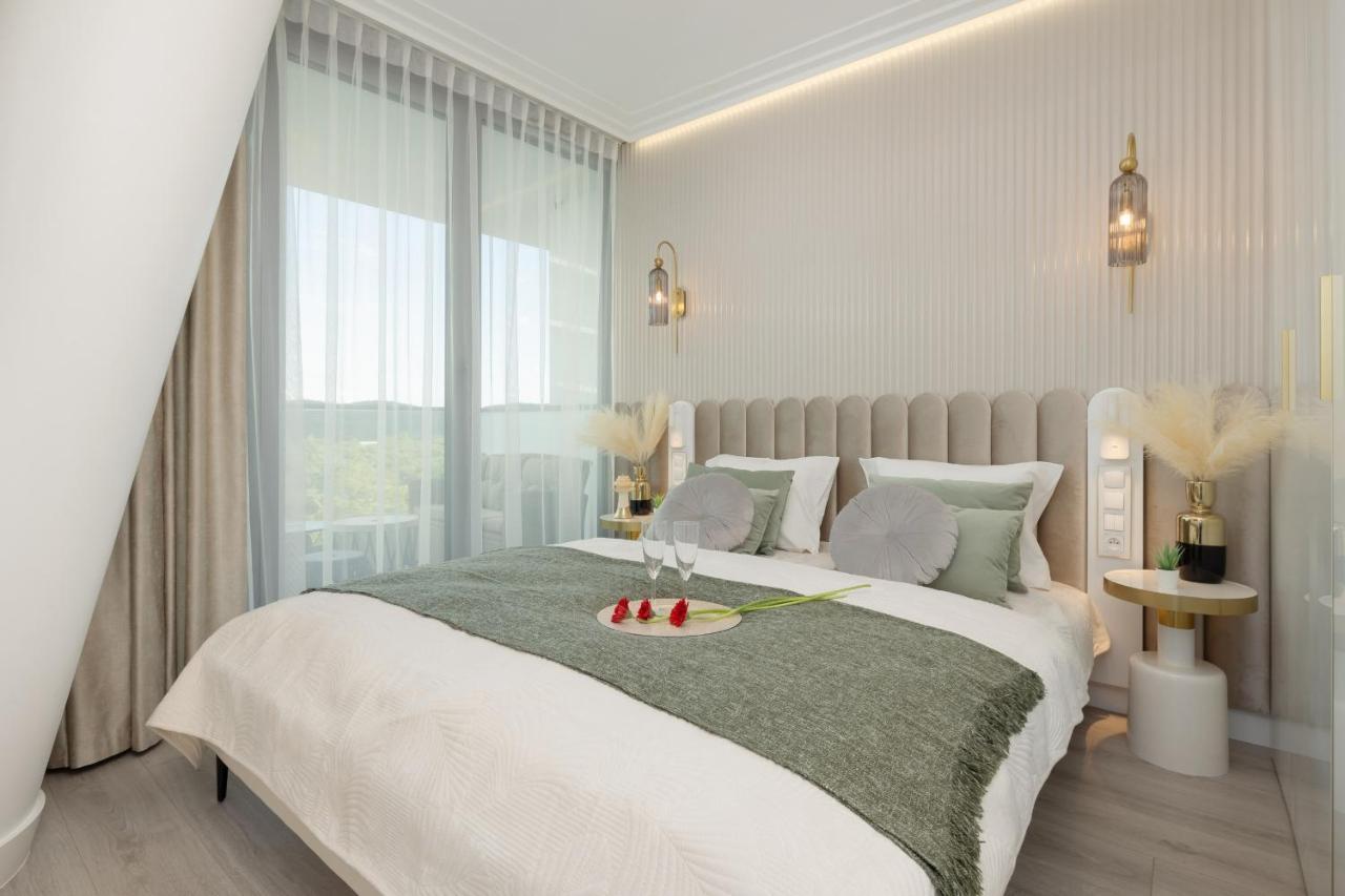 Royallux Apartment Waves Resort & Spa - Sea View From Balcony By Renters Prestige Miedzyzdroje Extérieur photo