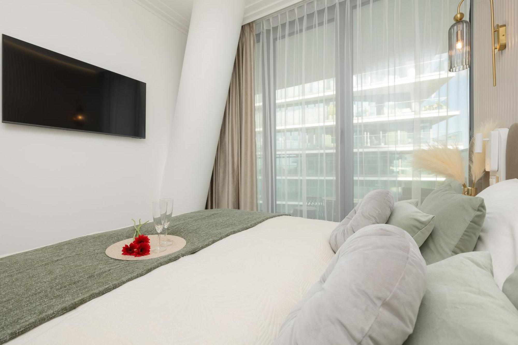 Royallux Apartment Waves Resort & Spa - Sea View From Balcony By Renters Prestige Miedzyzdroje Extérieur photo