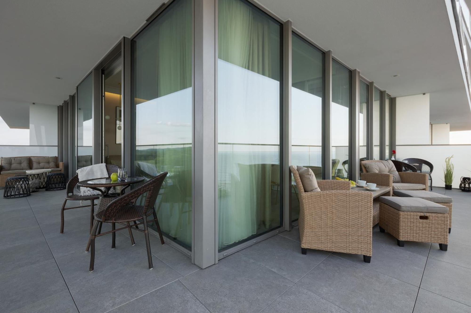 Royallux Apartment Waves Resort & Spa - Sea View From Balcony By Renters Prestige Miedzyzdroje Extérieur photo
