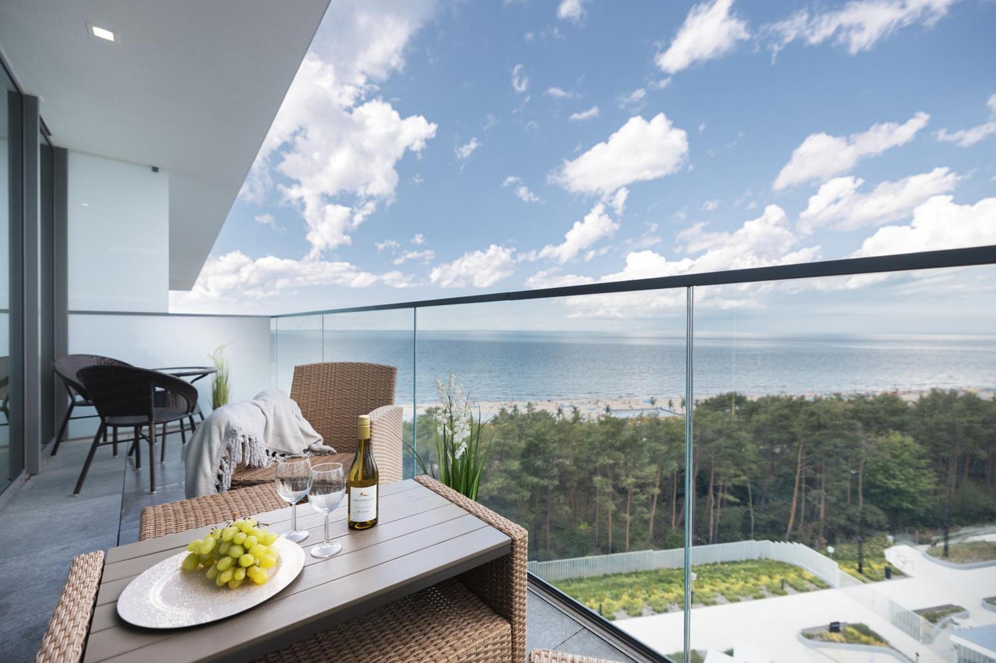 Royallux Apartment Waves Resort & Spa - Sea View From Balcony By Renters Prestige Miedzyzdroje Extérieur photo