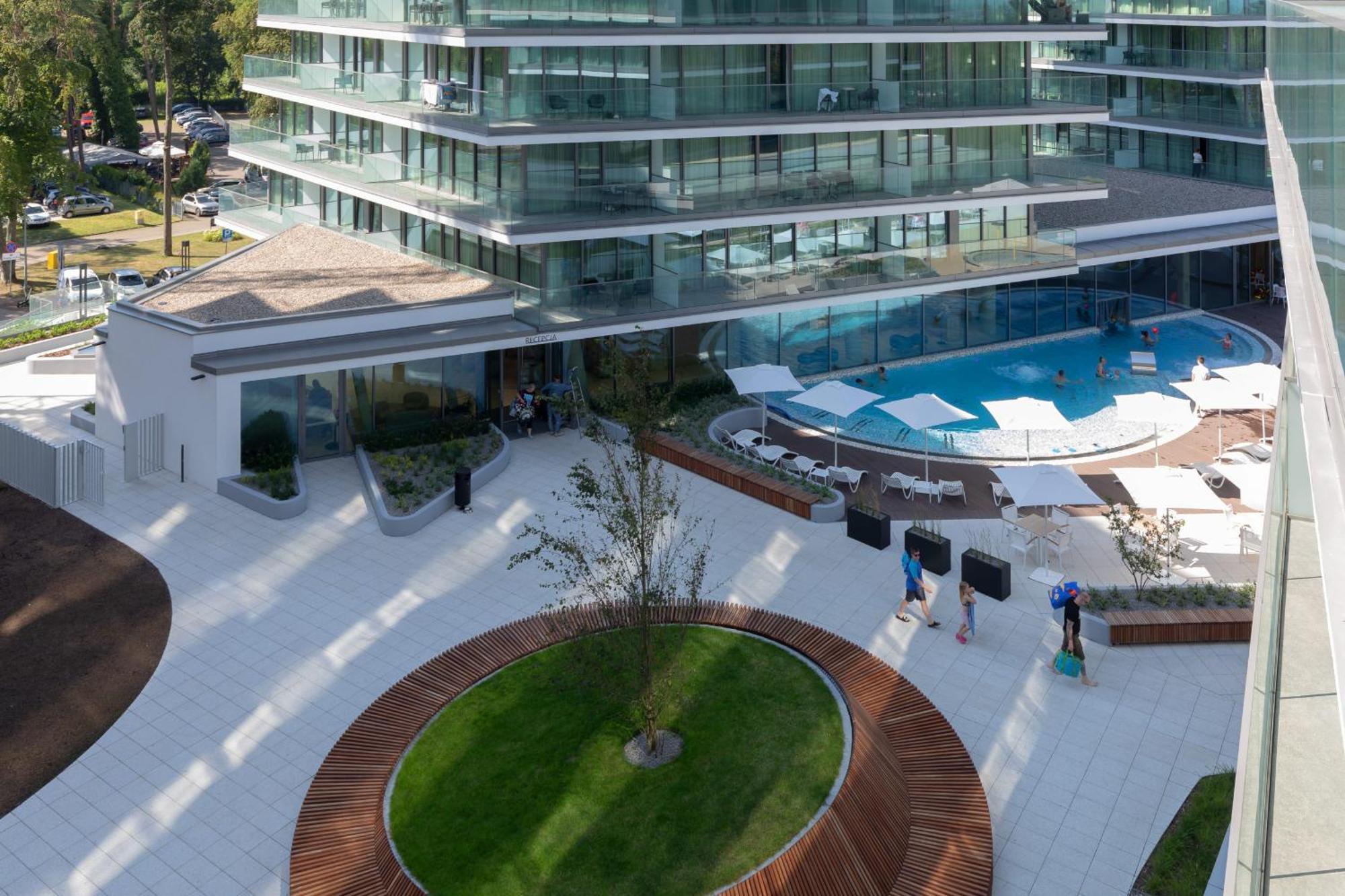 Royallux Apartment Waves Resort & Spa - Sea View From Balcony By Renters Prestige Miedzyzdroje Extérieur photo