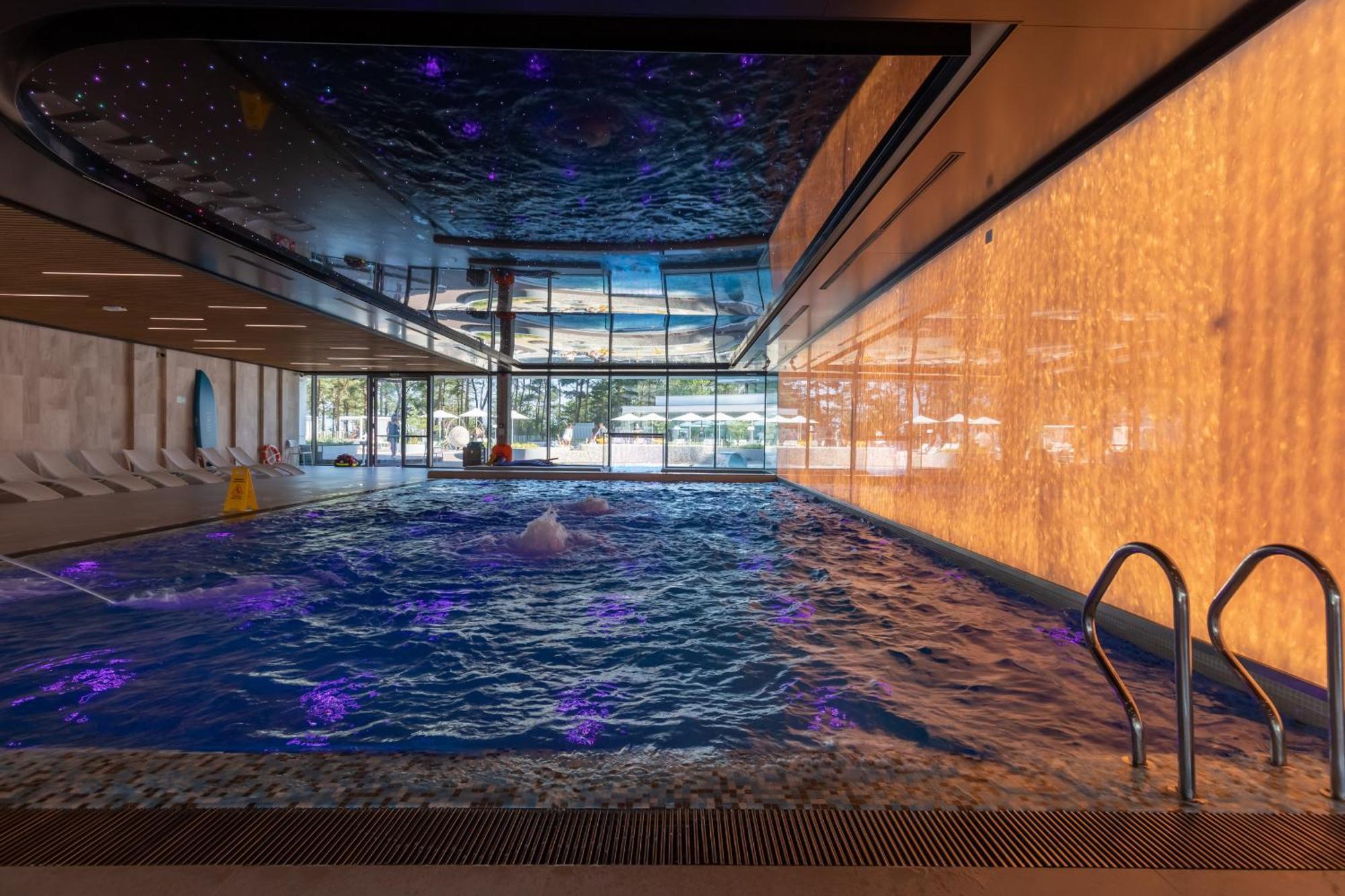 Royallux Apartment Waves Resort & Spa - Sea View From Balcony By Renters Prestige Miedzyzdroje Extérieur photo